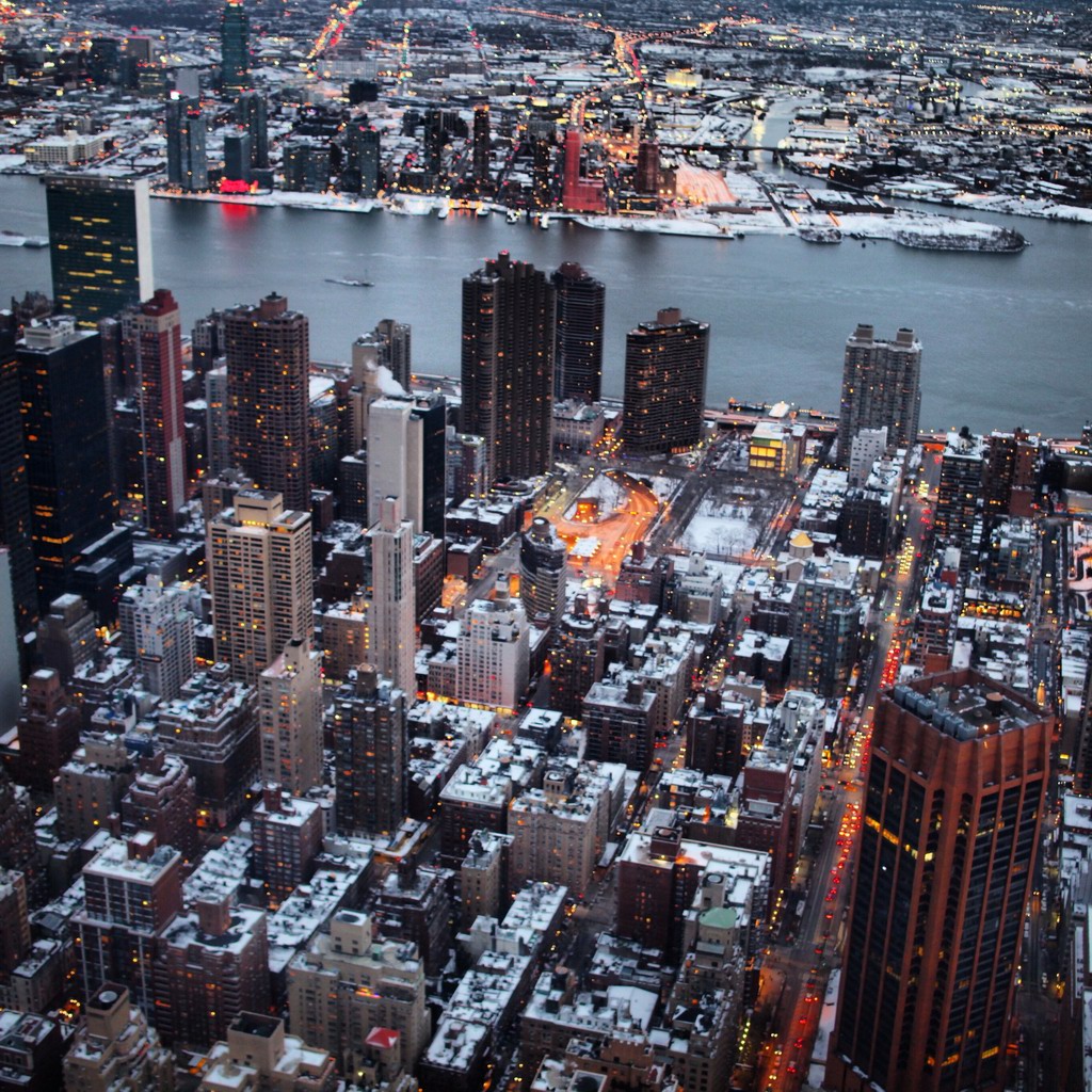 太阳下山了,亮灯咯