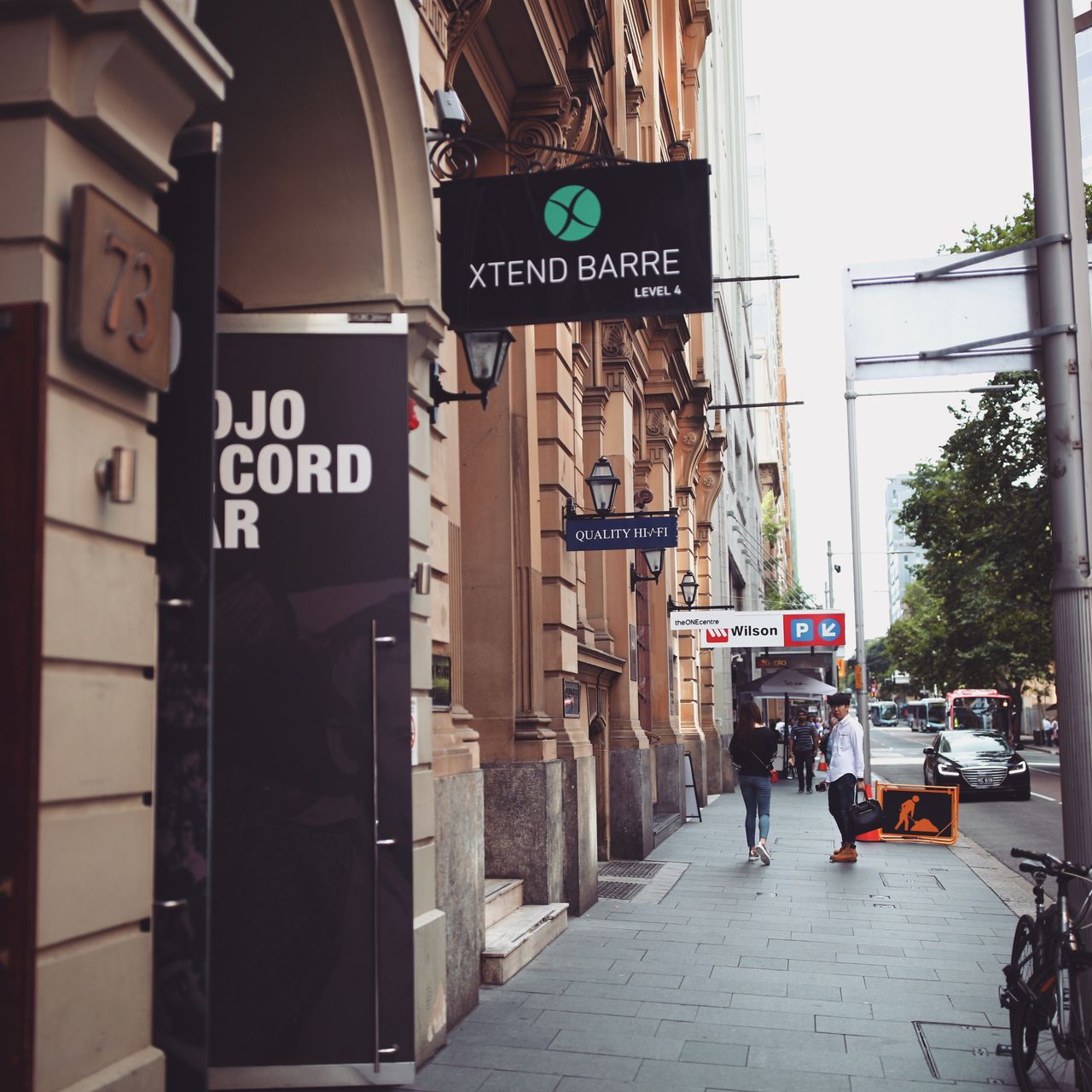 内街上的街景,感觉跟欧洲的没两样