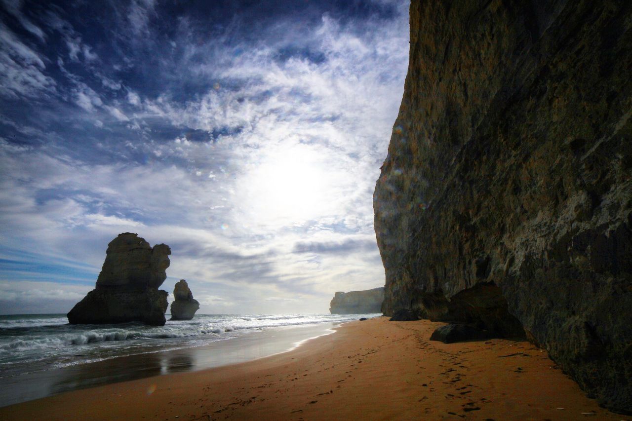 太阳开始在西边西斜