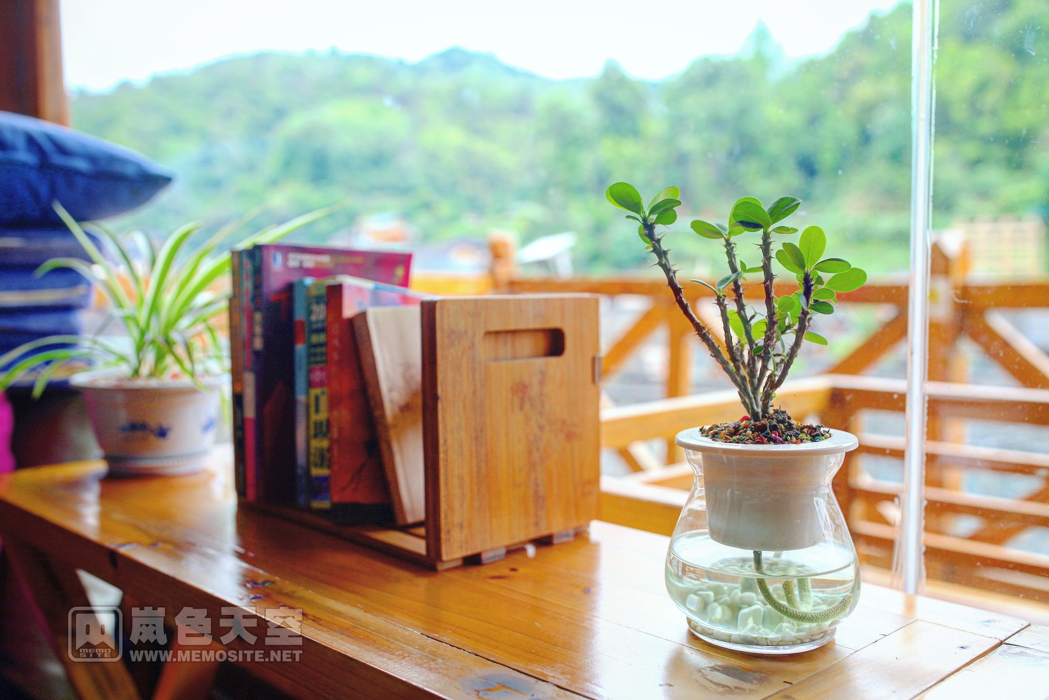 我们这次住在侗寨半山上的溪山行旅社，装修还挺有格调的