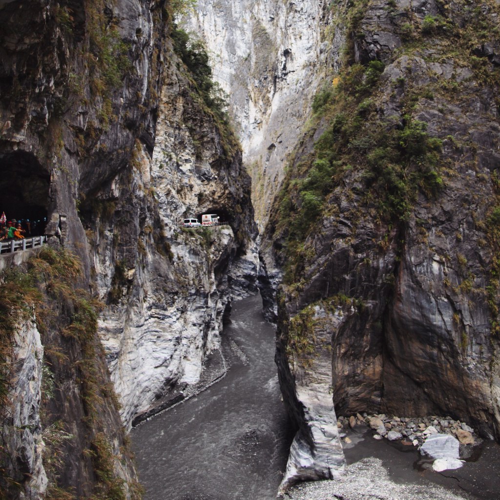 险要的太鲁阁公路,在这开车刺激啊