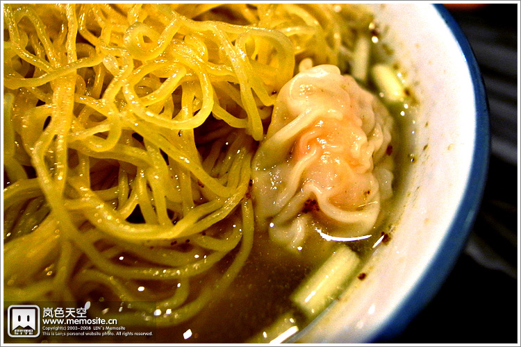 来个微距看看，云吞够大