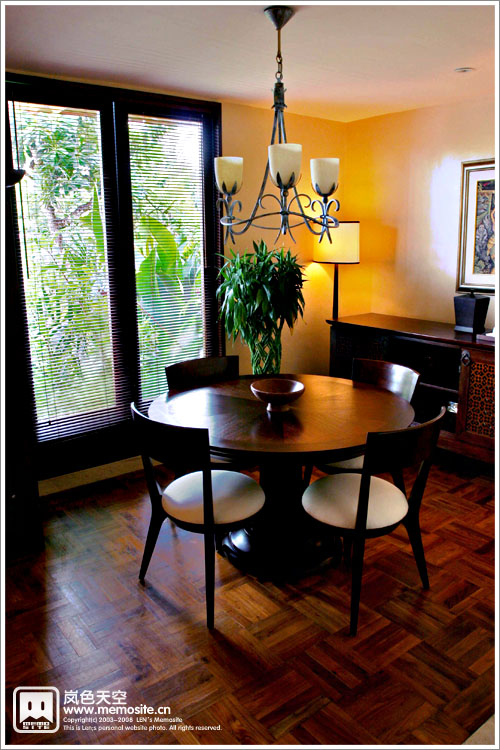 房间的接待厅……可惜没客人造访，浪费了