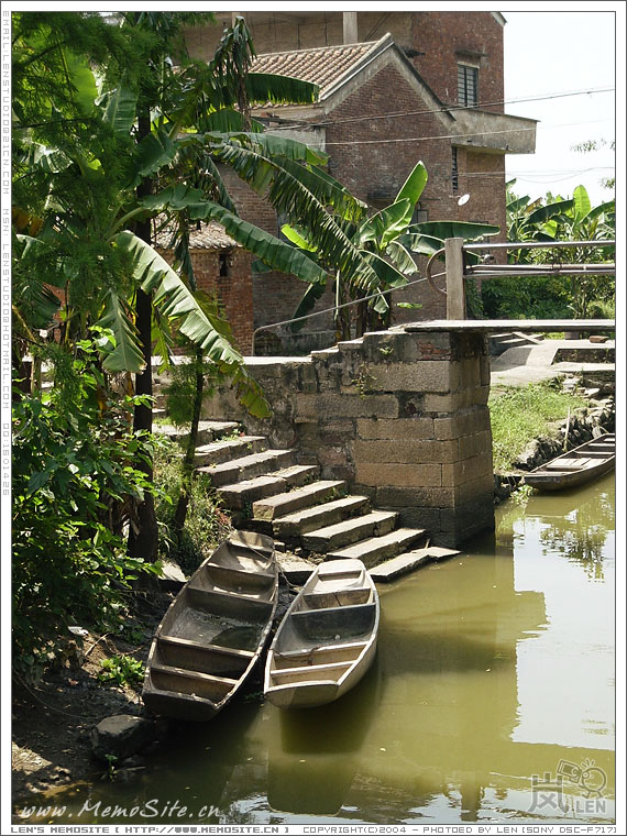 这是另一角，晌午的太阳晒的正辣，幽静的午后逢简给人一种懒洋洋的感觉
