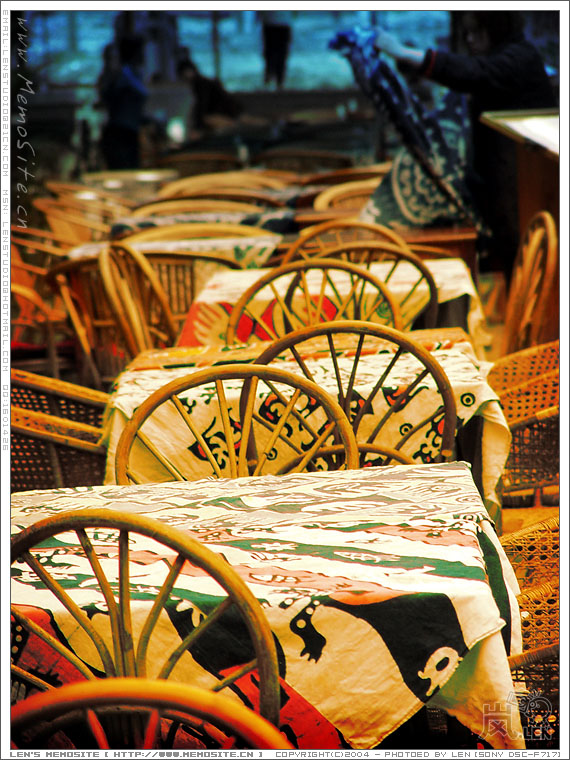 最喜欢这张的感觉，好像电影中表现的那种西欧的feel。